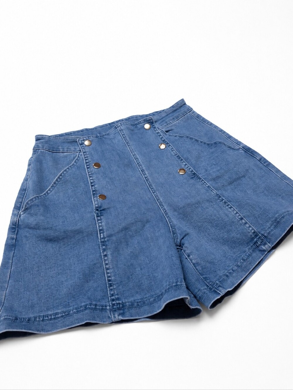 Denim Sailor Button Shorts Size 8 Blue NWOT - Picture 4 of 8